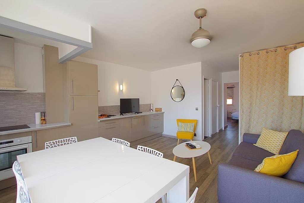 Appartement Calme Et Moderne Avec Vue Mer 74 Canet-en-Roussillon Ngoại thất bức ảnh