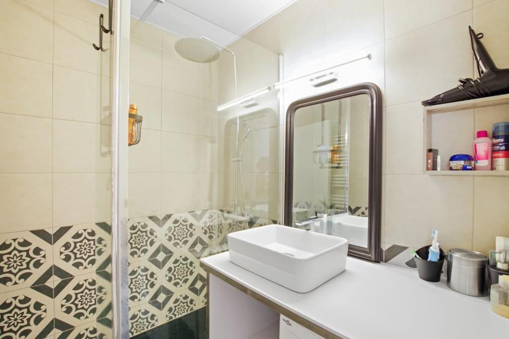 Appartement Calme Et Moderne Avec Vue Mer 74 Canet-en-Roussillon Ngoại thất bức ảnh